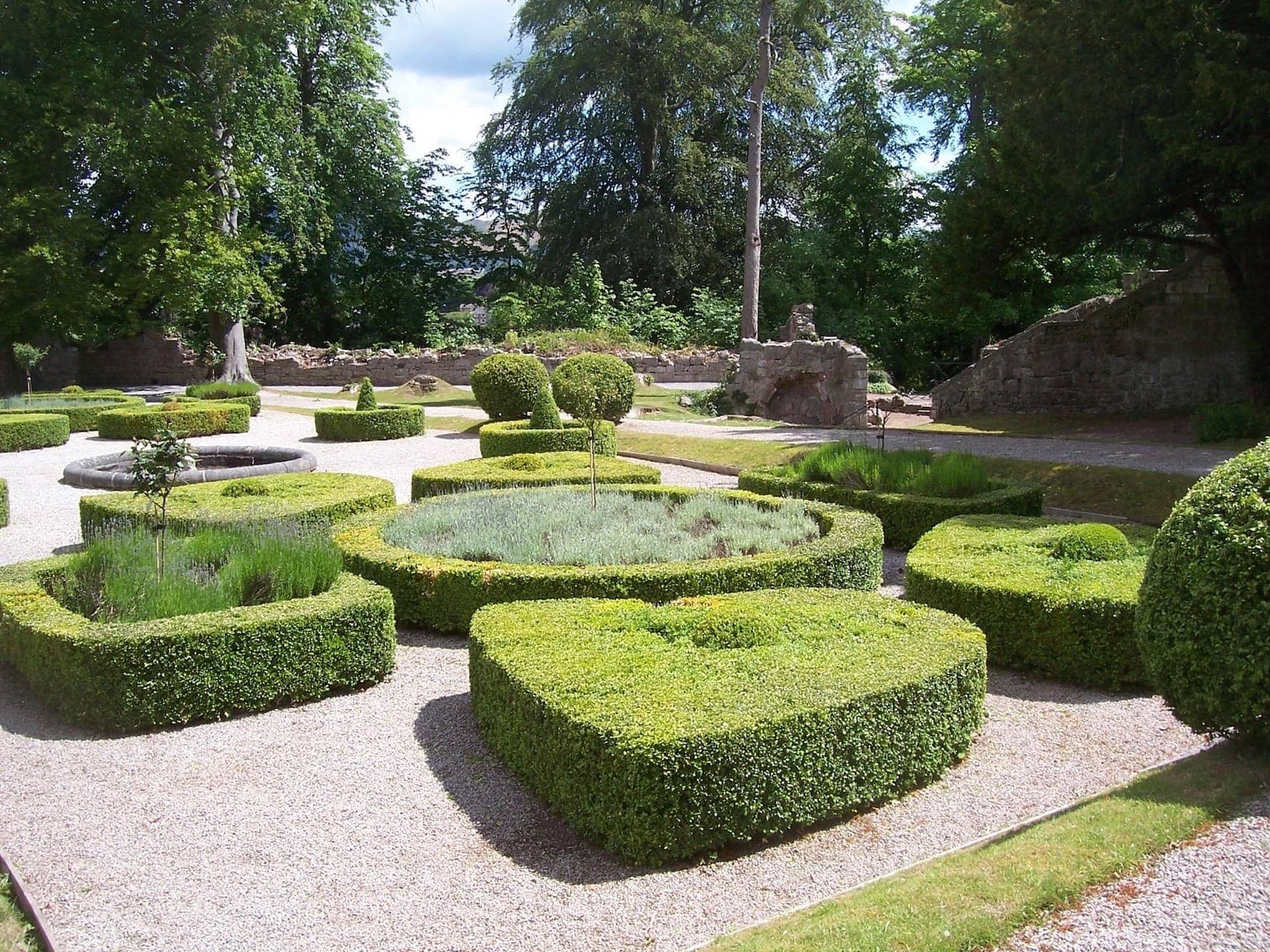 Dog Friendly Hotels In North Wales Ruthin Castle Hotel dog-friendly-hotels-in-north-wales-ruthin-castle-hotel